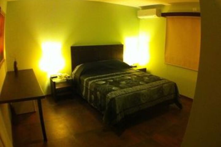 Room 9 of 20