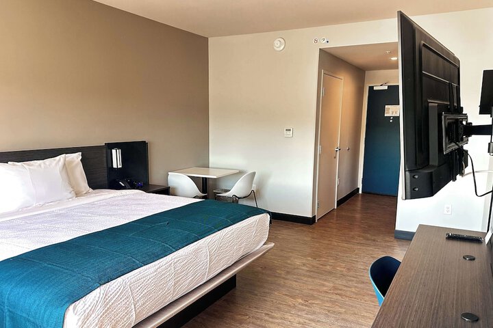 Room 18 of 31