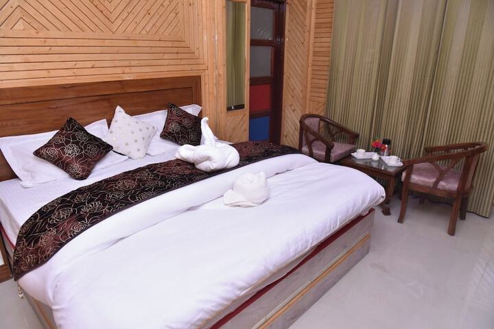 Room 3 of 11