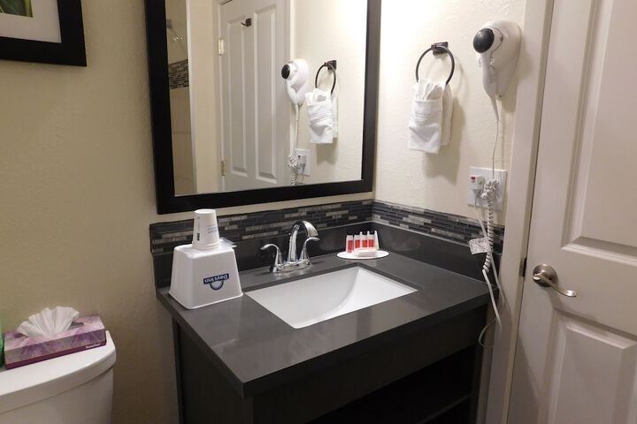 Bathroom sink