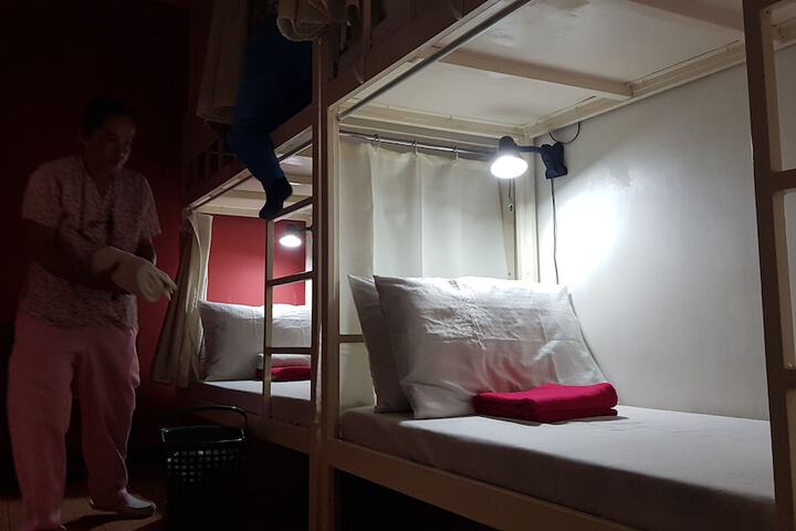 Room 25 of 61