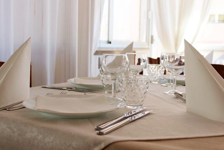 Dining 39 of 63
