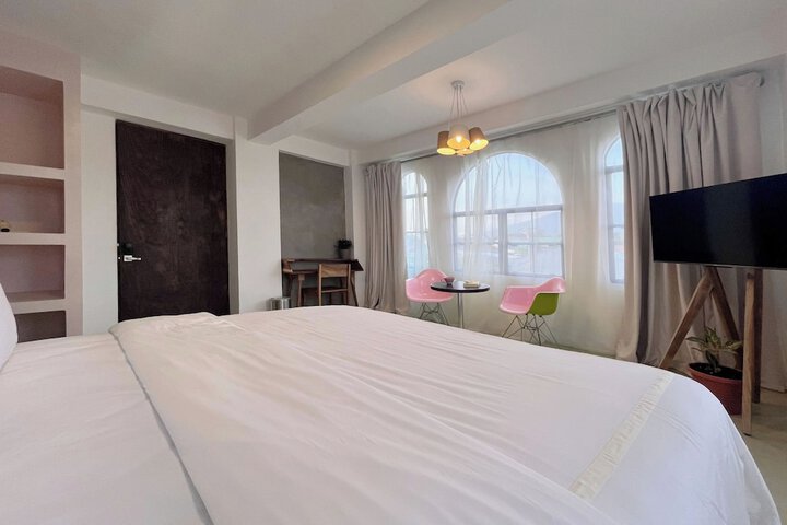 Room 6 of 51