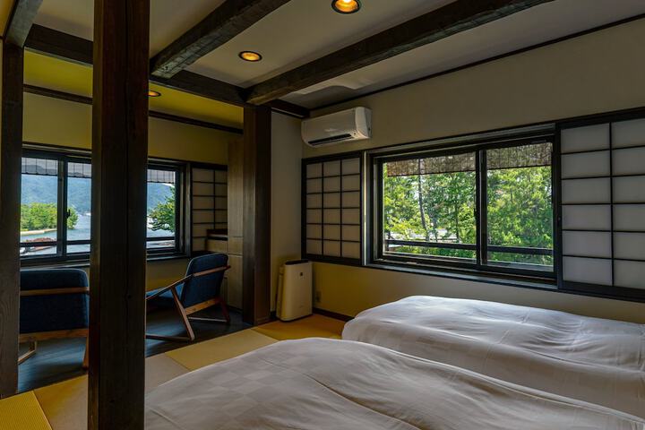 Room 20 of 134