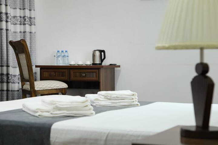 Room 11 of 27