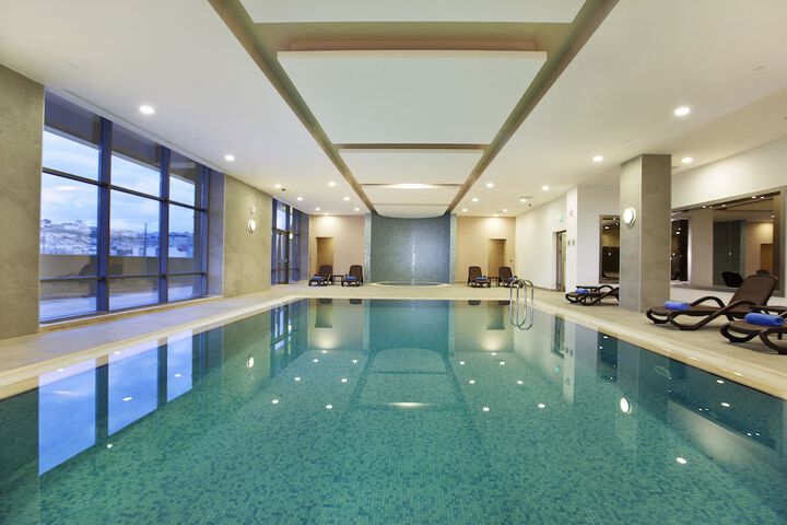 Pool Hotel