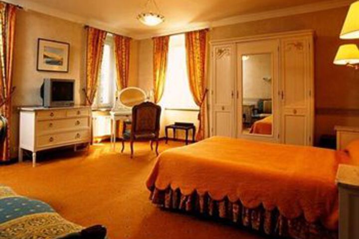 Room 15 of 31