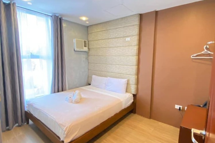 Room 15 of 22