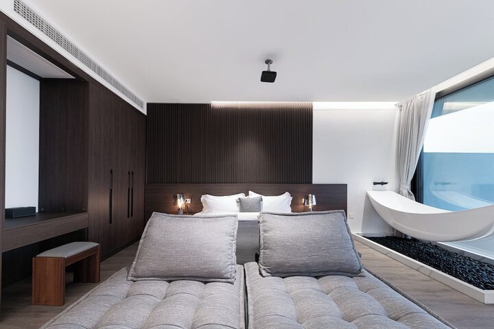 Room 52 of 288