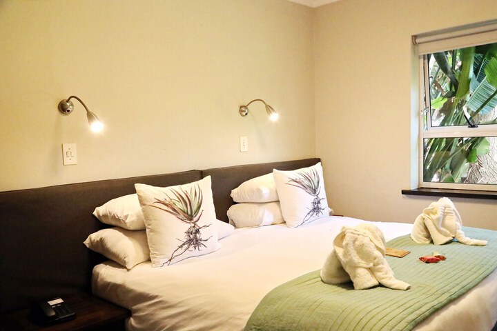 Room 12 of 176