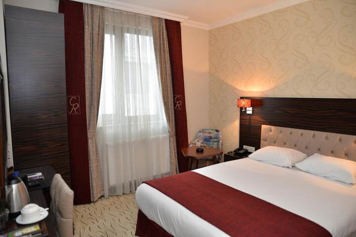 Room 25 of 94