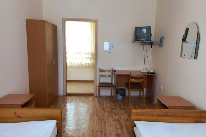 Room 5 of 14