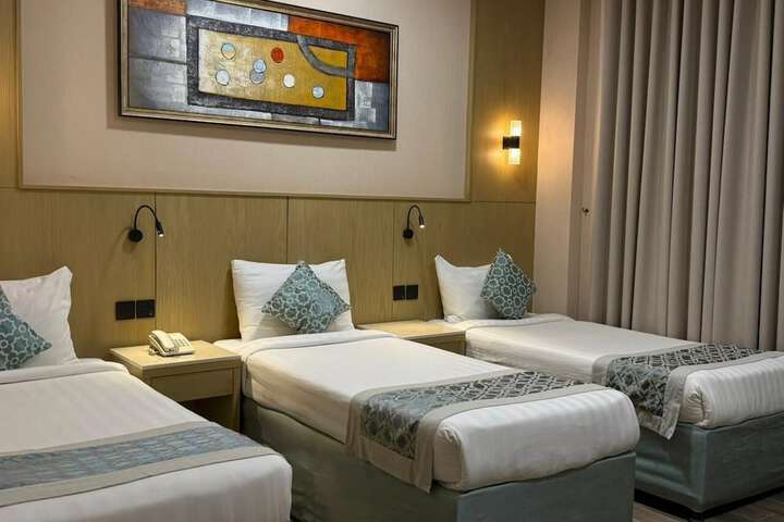 Room 42 of 181