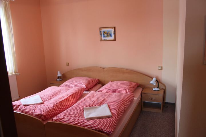 Room 3 of 57