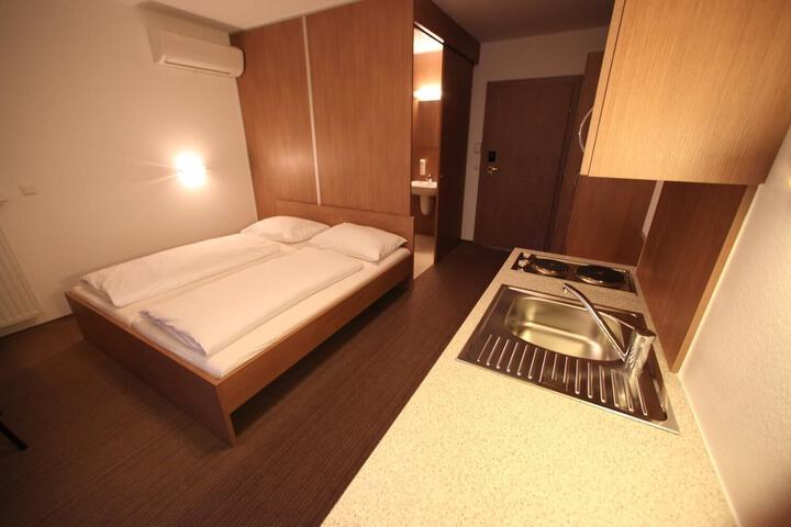 Room 10 of 39