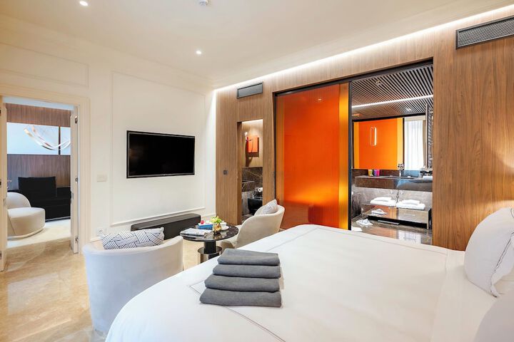 Room 11 of 52