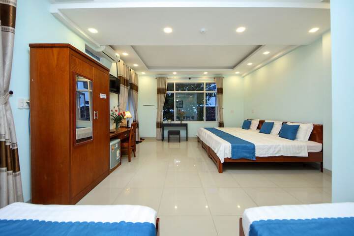 Room 16 of 50