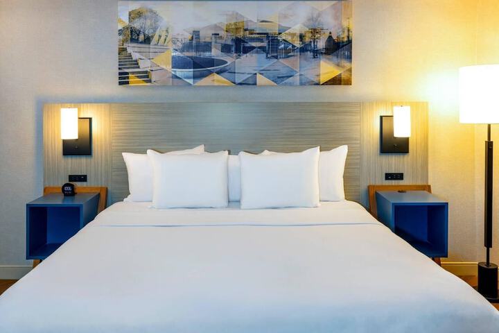 Room 10 of 41