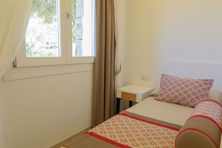 Room 9 of 41