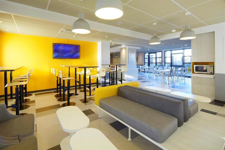 Entrance & Lobby