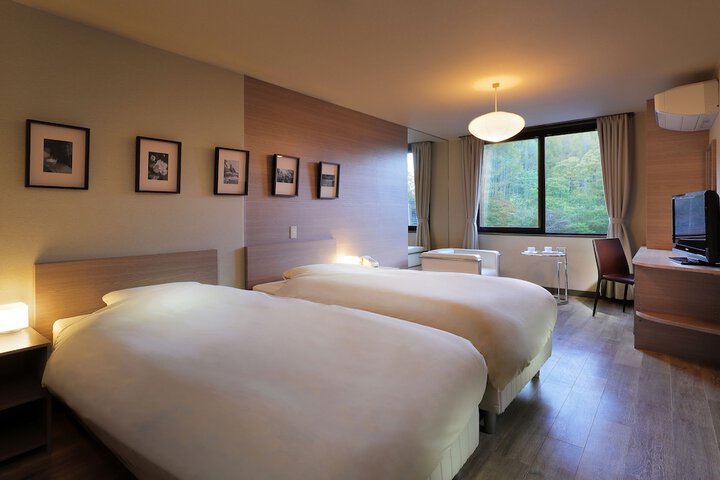 Room 15 of 111