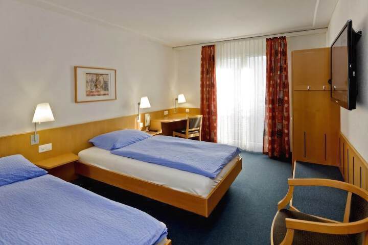 Room 7 of 29