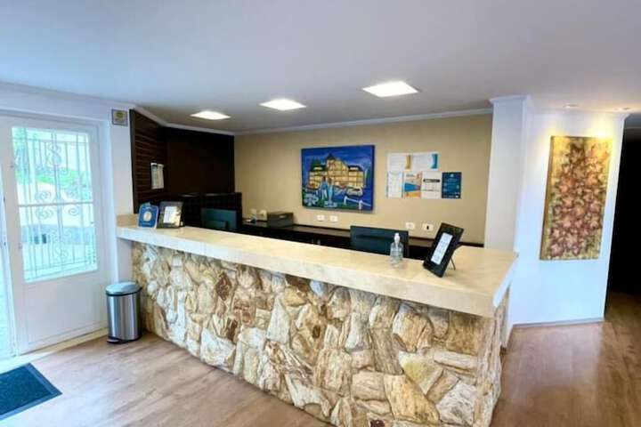 Entrance & Lobby