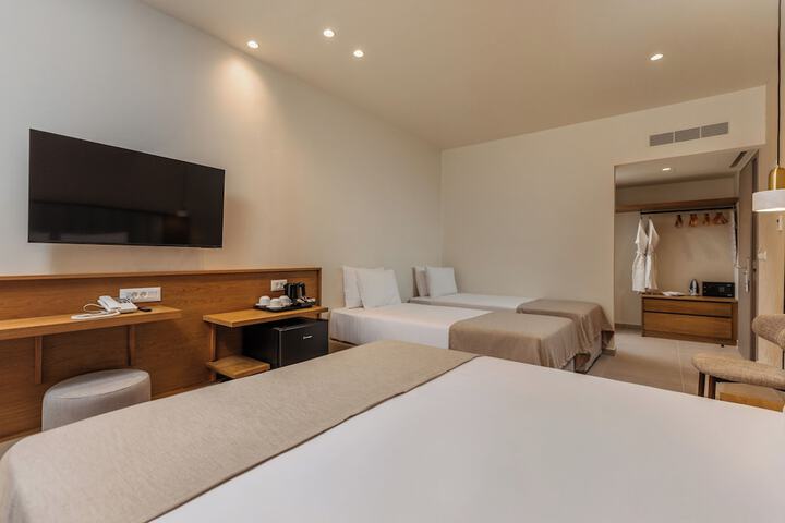 Room 52 of 184
