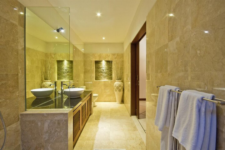 Room 15 of 22