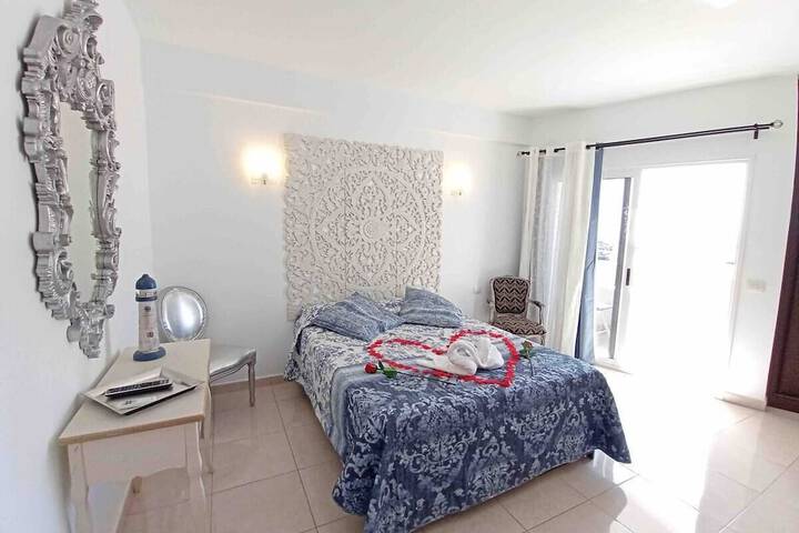 Room 2 of 45