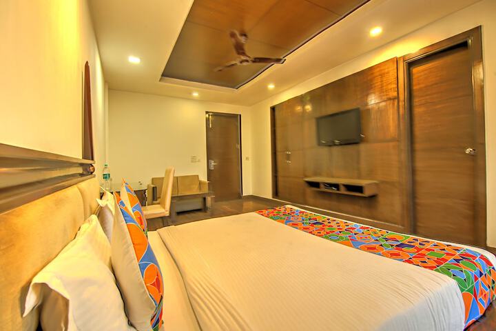Room 16 of 35