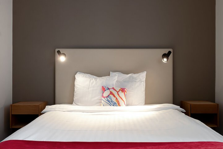 Room 18 of 84