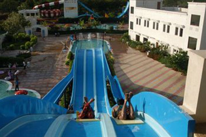 Pool 44 of 50