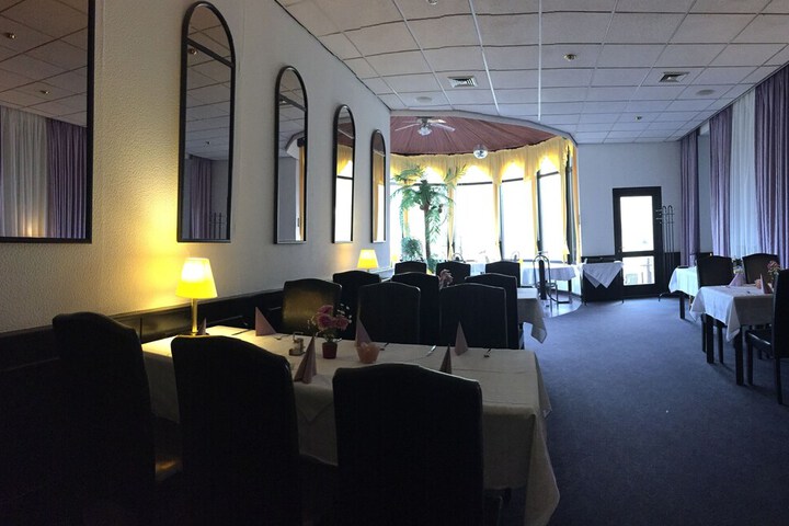 Dining 20 of 30