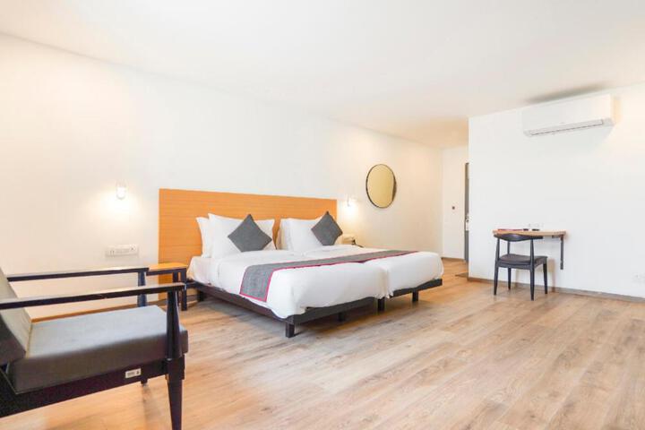 Townhouse Hotel Royal Adress Nearest Parthala Chowk