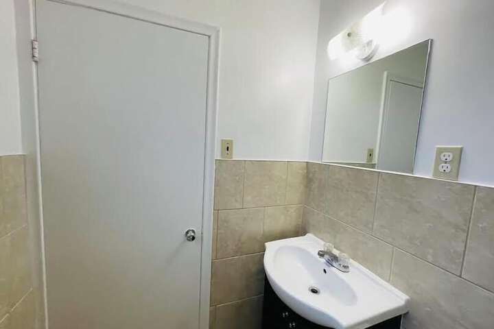 Room 21 of 33