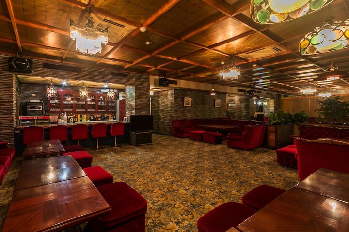 Lounge 63 of 85