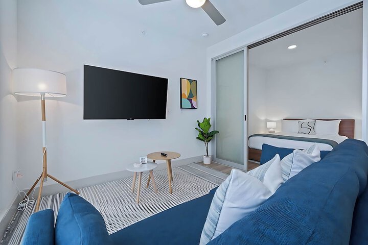 Room 371 of 656