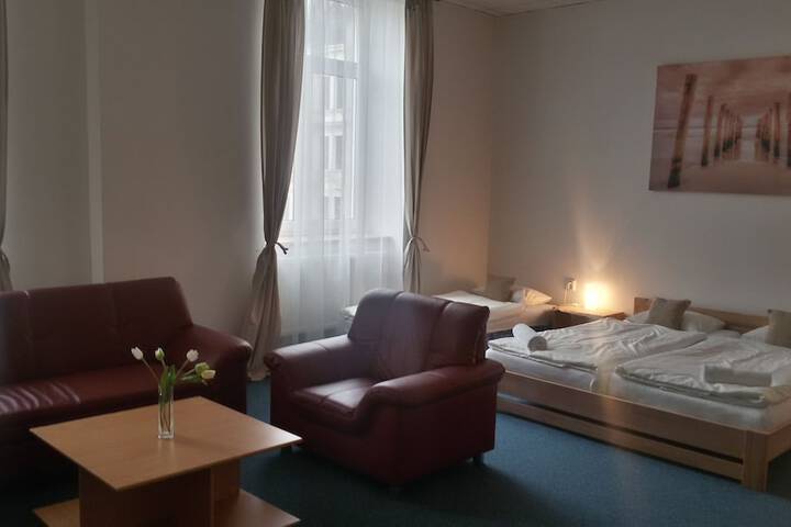 Room 7 of 84