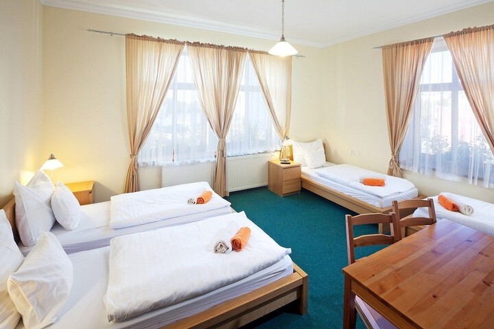 Room 5 of 33