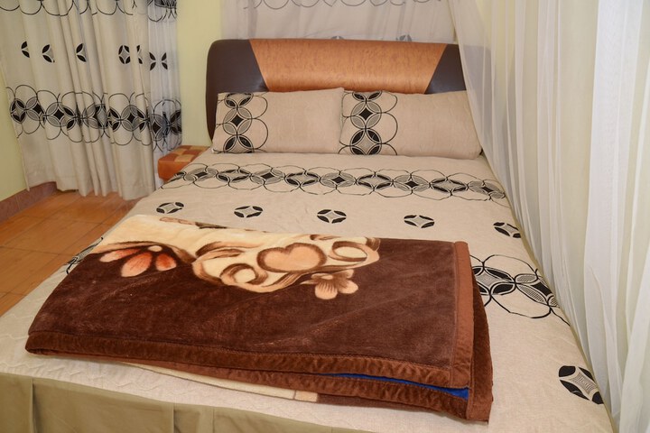 Room 4 of 20