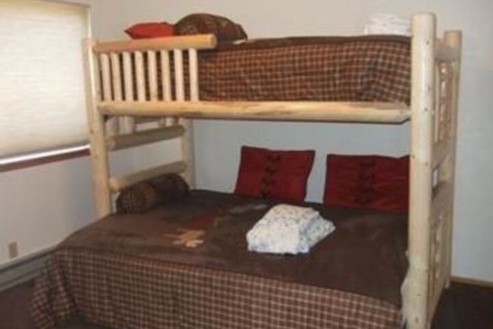 Room 2 of 4