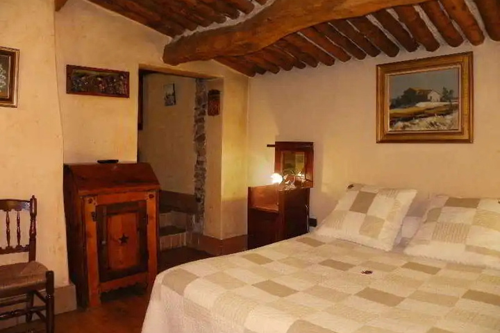 Room 4 of 13