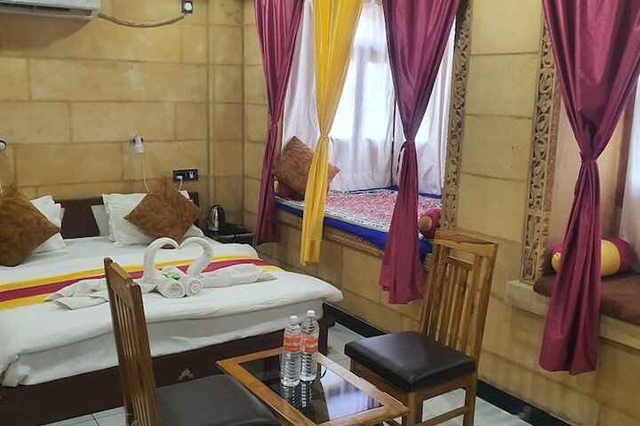 Room 6 of 17
