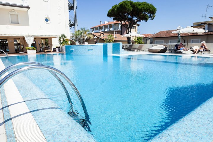 Pool 96 of 119