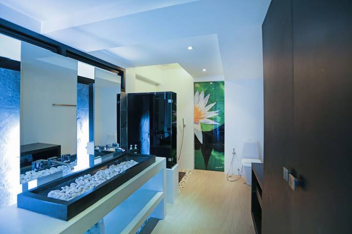 Clean Restrooms