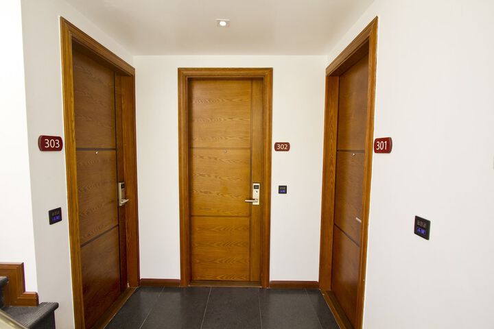Room 24 of 74