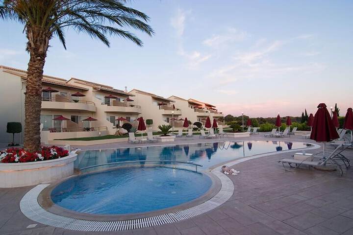 Pool Hotel