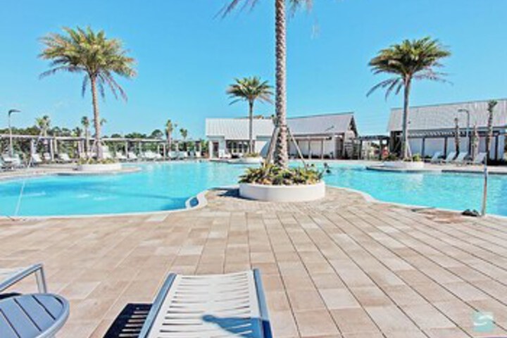Pool 20 of 39
