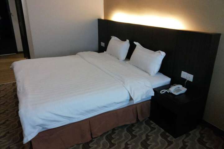Room 11 of 26